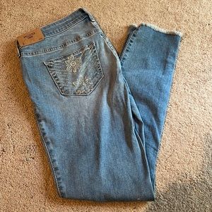 Hollister distressed crops